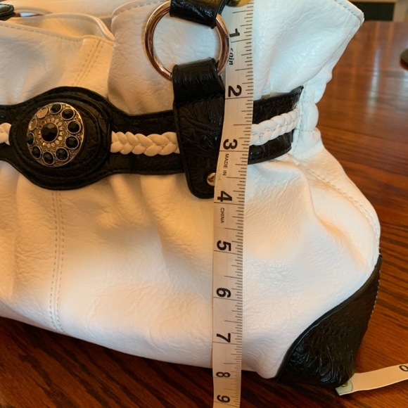 Black and White Leather Handbag with Silver-Toned Hardware - Picture 5 of 11